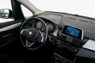 Car image 33