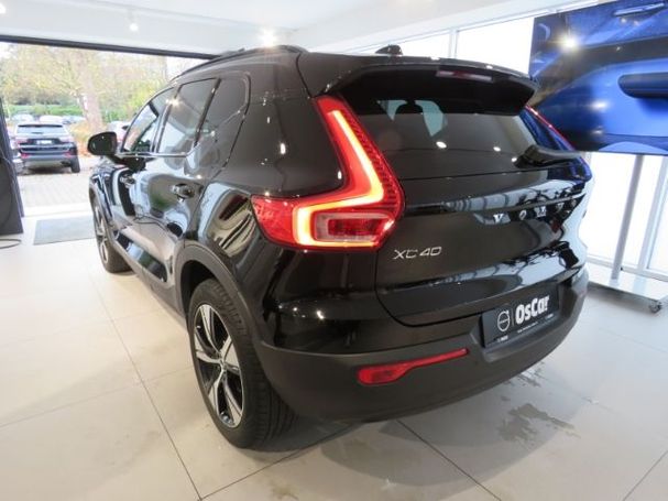 Volvo XC40 R Plug-in Hybrid T4 Design 155 kW image number 4