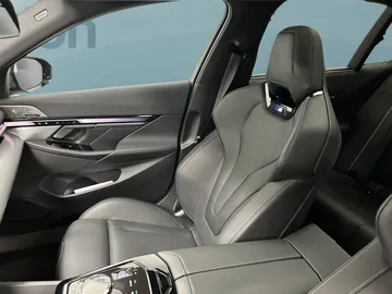 Car image 44