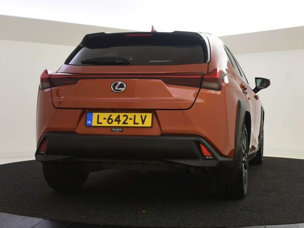 Lexus UX 250h 135 kW image number 14