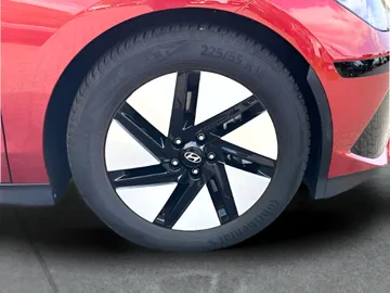 Car image 25