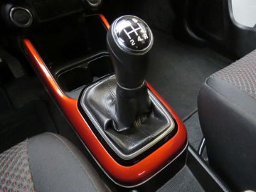 Car image 33