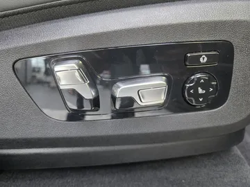 Car image 44