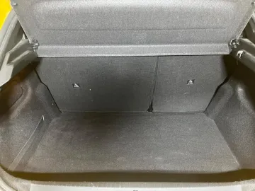 Car image 46
