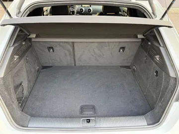 Car image 34