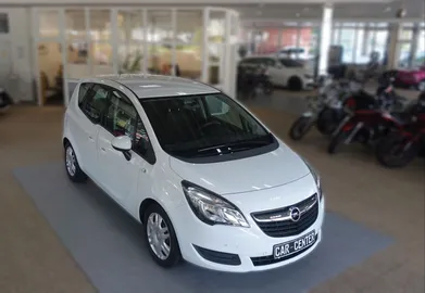 Car image 5