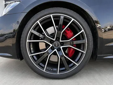 Car image 27