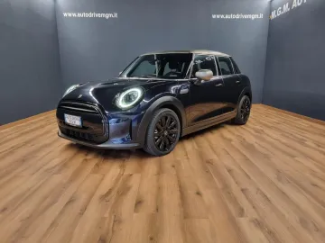 Car image 30