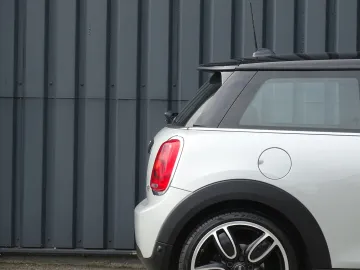 Car image 37
