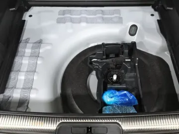 Car image 40
