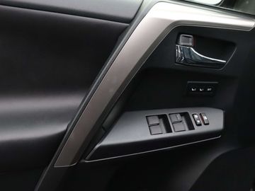 Car image 32