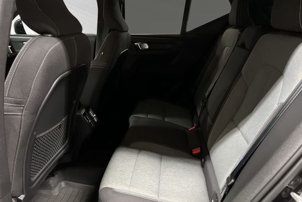 Volvo XC40 B4 Core 147 kW image number 8