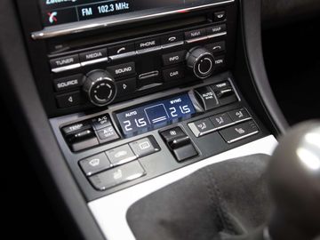 Car image 36