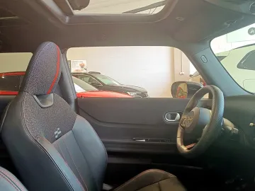 Car image 29