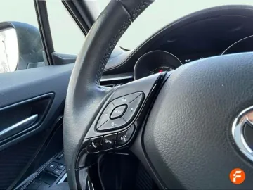 Car image 24