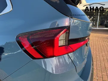 Car image 25