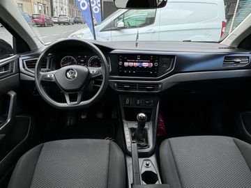 Car image 10