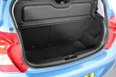 Car image 25
