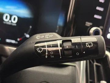 Car image 38
