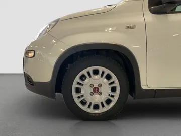 Car image 16