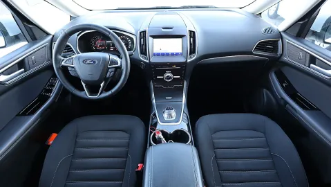 Car image 5