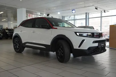 Car image 3