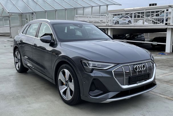 Audi e-tron 50 quattro S-line 230 kW image number 2