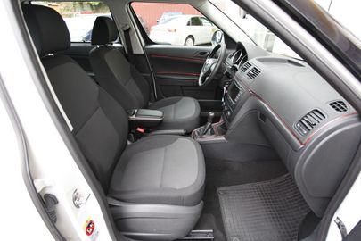 Car image 13