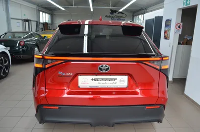 Car image 4