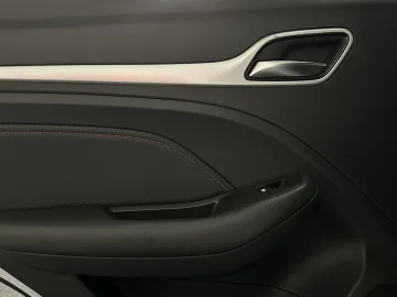Car image 49