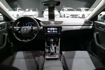 Car image 29