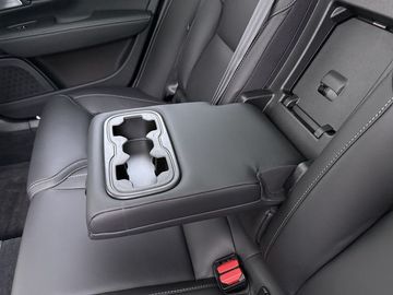 Car image 49