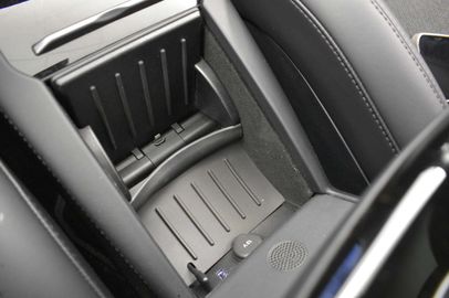 Car image 36