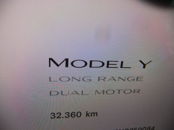 Tesla Model Y Long Range AWD 378 kW image number 9