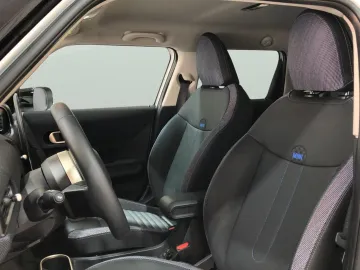Car image 23
