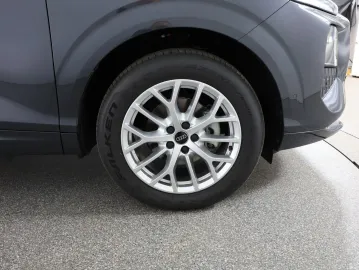 Car image 34