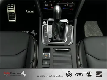Car image 32