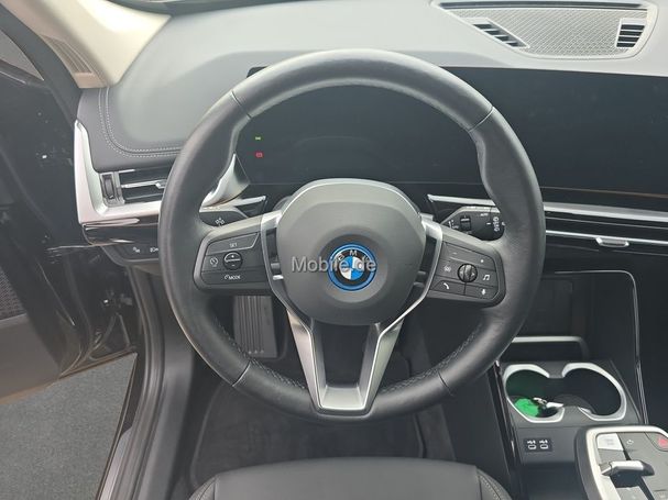 BMW iX1 xDrive30 230 kW image number 12