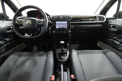 Car image 10