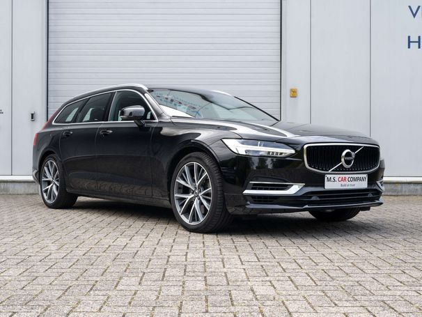 Volvo V90 R AWD T8 300 kW image number 2