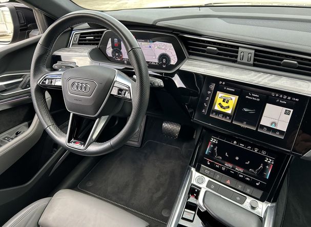 Audi e-tron 55 quattro S-line 300 kW image number 13