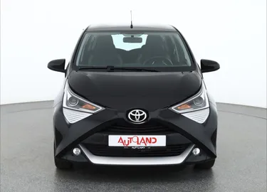Car image 4