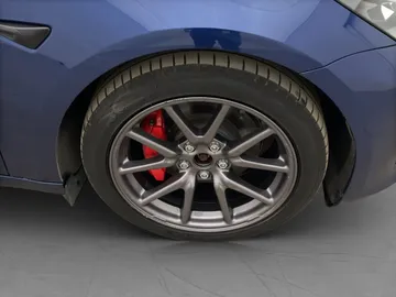 Car image 35