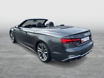 Car image 28