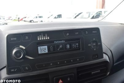 Car image 35