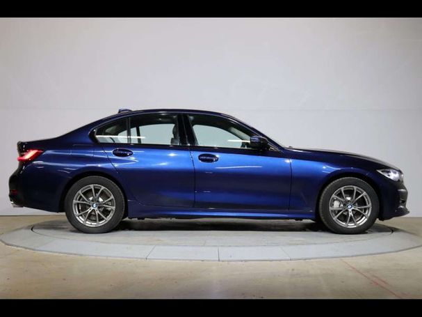 BMW 330 e Sport Line 215 kW image number 2