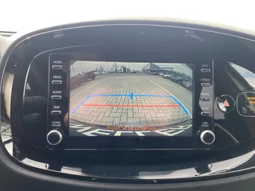 Car image 27