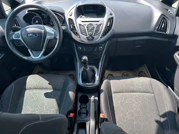 Car image 16