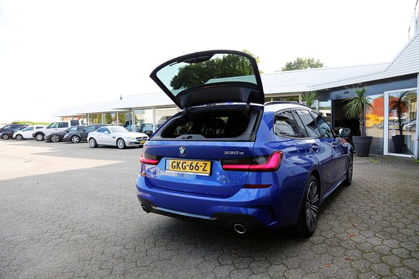 BMW 330 e Touring M Sport 213 kW image number 37