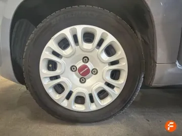 Car image 21